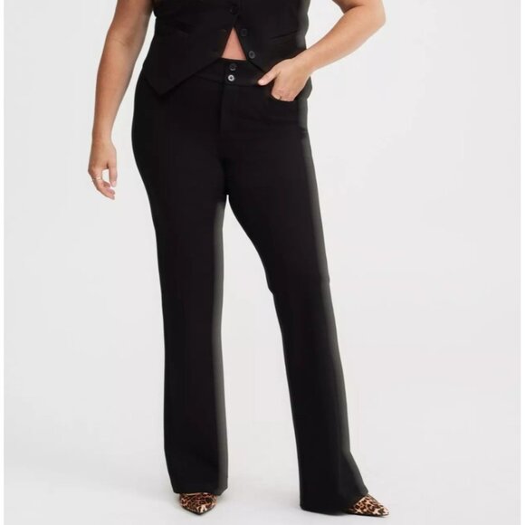 NWT Torrid Trouser Boot Studio Luxe Ponte Pant Size 16R (Fits 38X32) Deep Black - Picture 1 of 15
